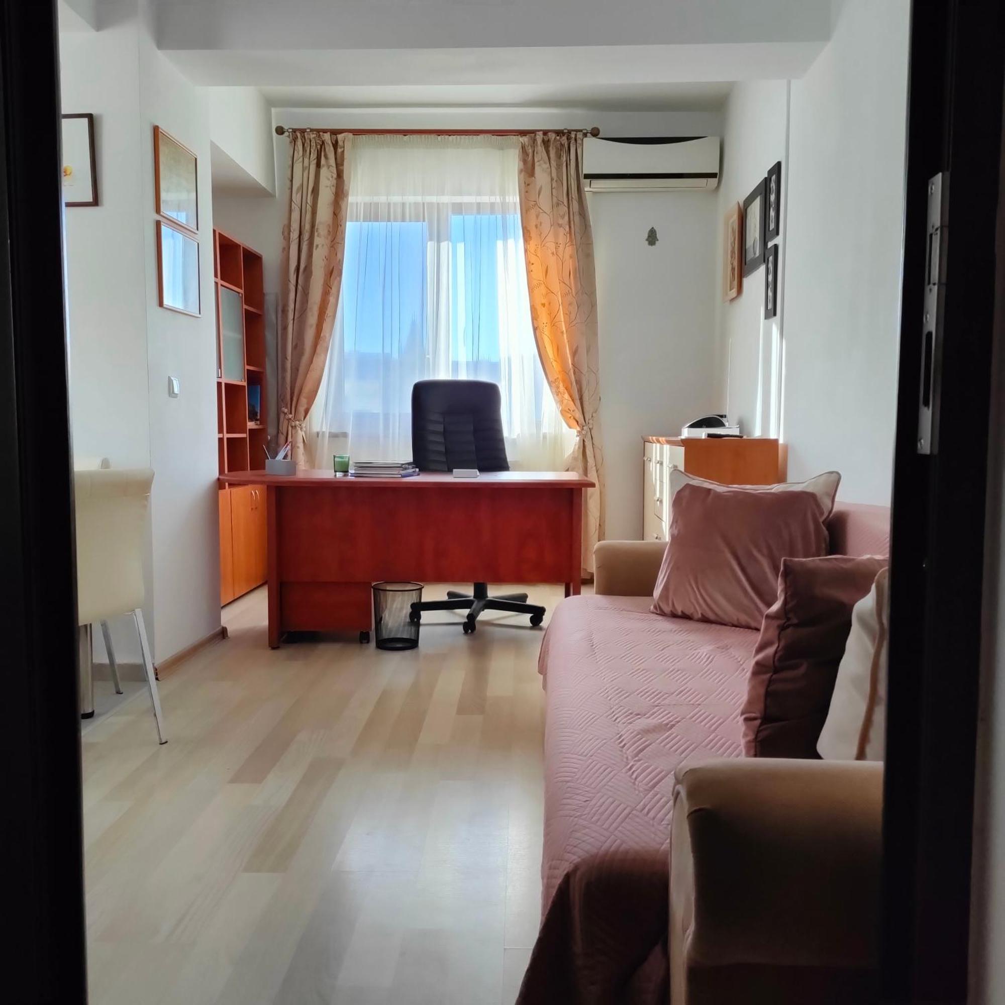Central Apartament Iasi Esterno foto
